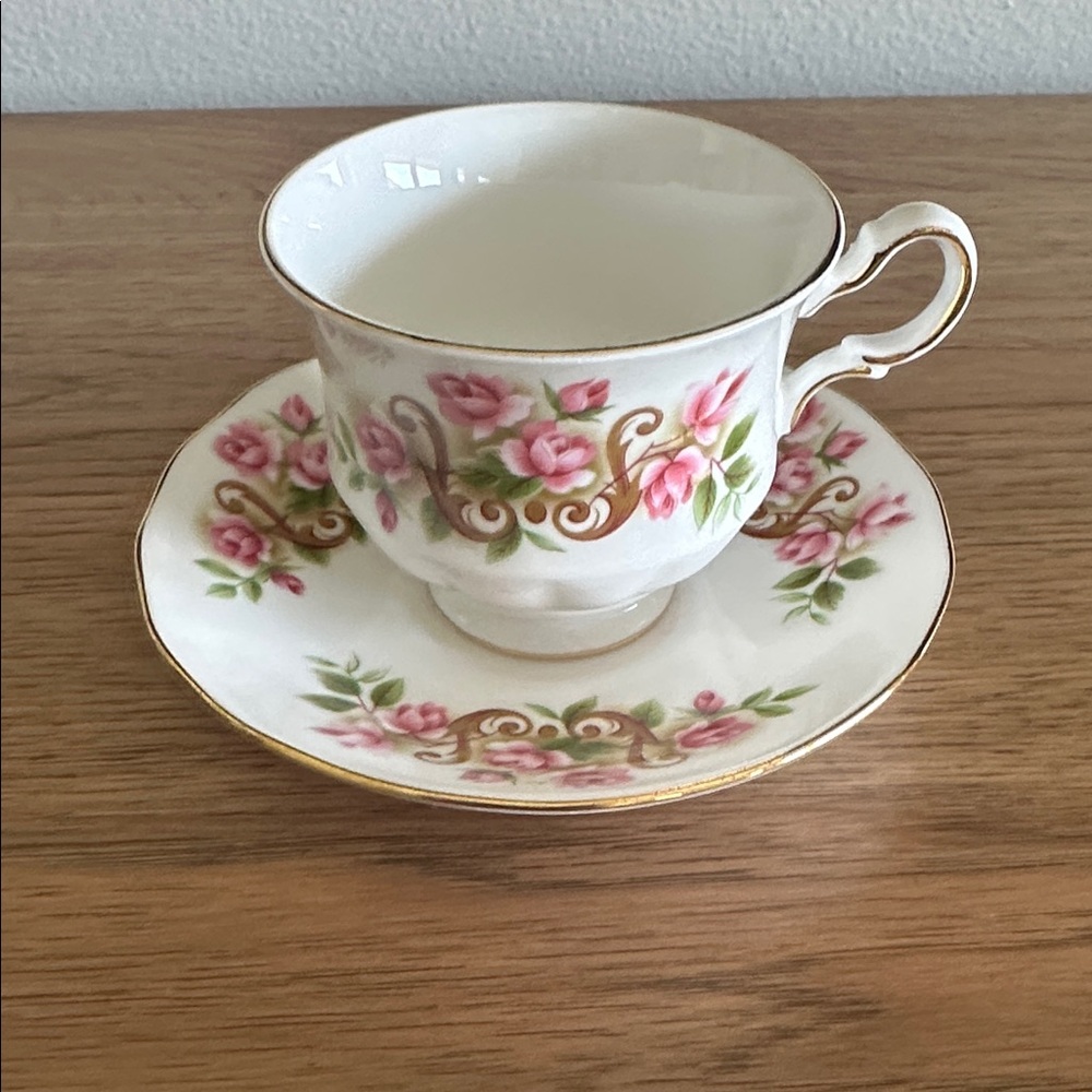 Queen Anne Tea Cup Saucer Floral Roses Scrolls England Fine Bone China Vintage
